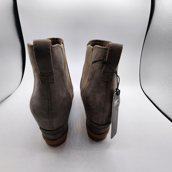 Women's Joan Of Arctic Wedge II Chelsea Bootie Size 6 Khaki - Picture 7 of 13